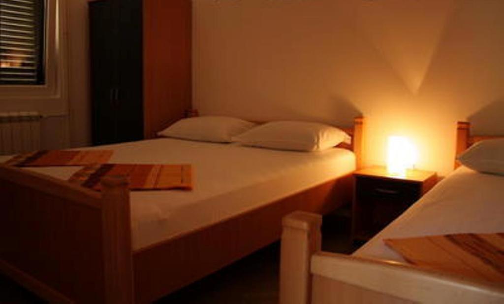 Apartments & Rooms M Petrovac na moru Zimmer foto